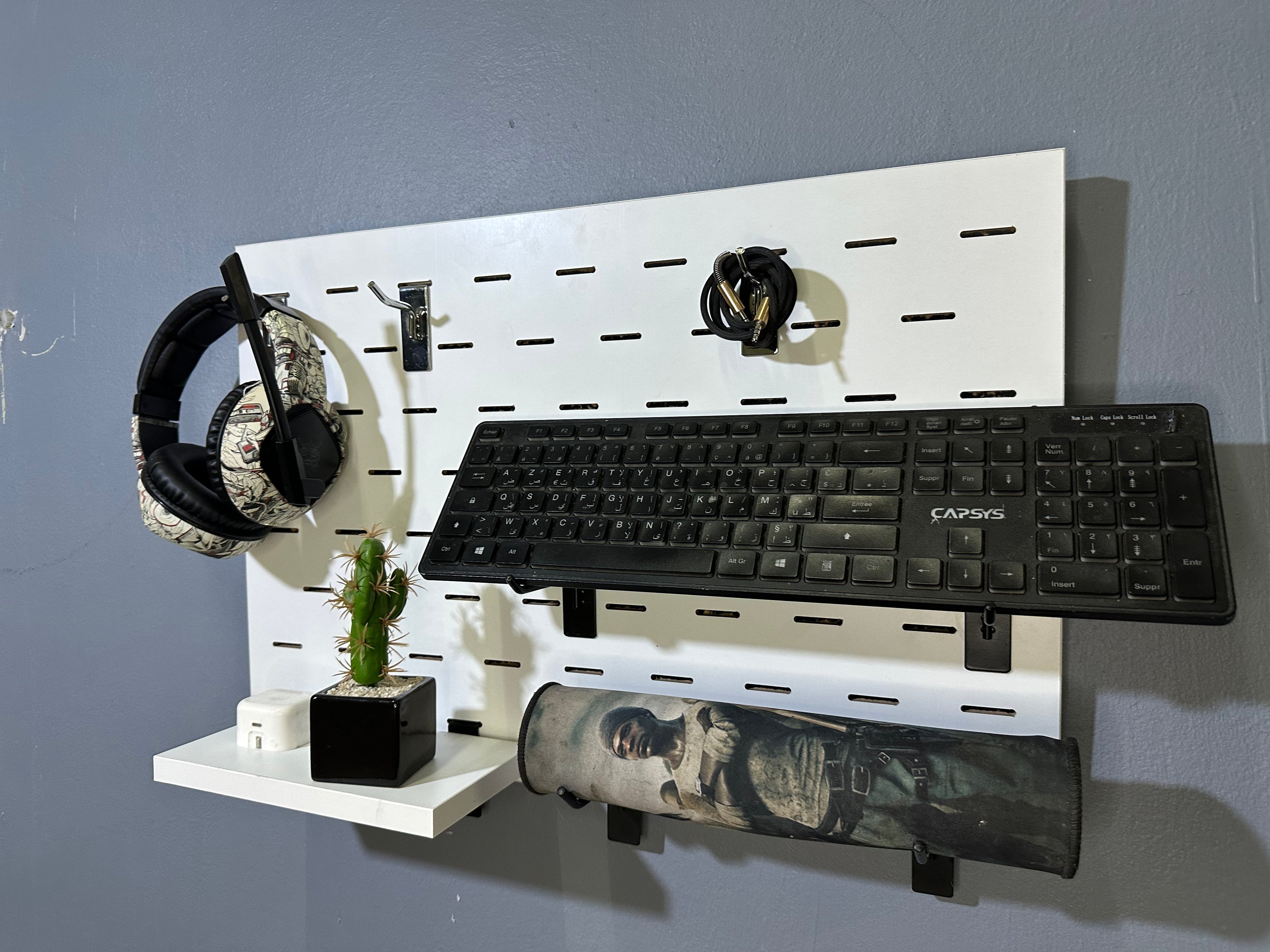 Pegboard لوحة تنظيم